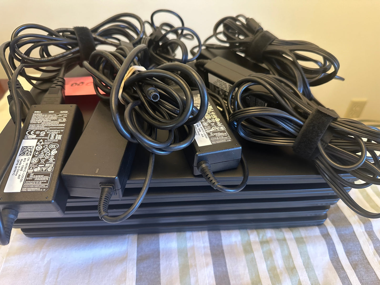 Dell E5570 Laptop Core i3 2.3Ghz 8GB RAM and 450GB SSD with Windows 10 Pro
