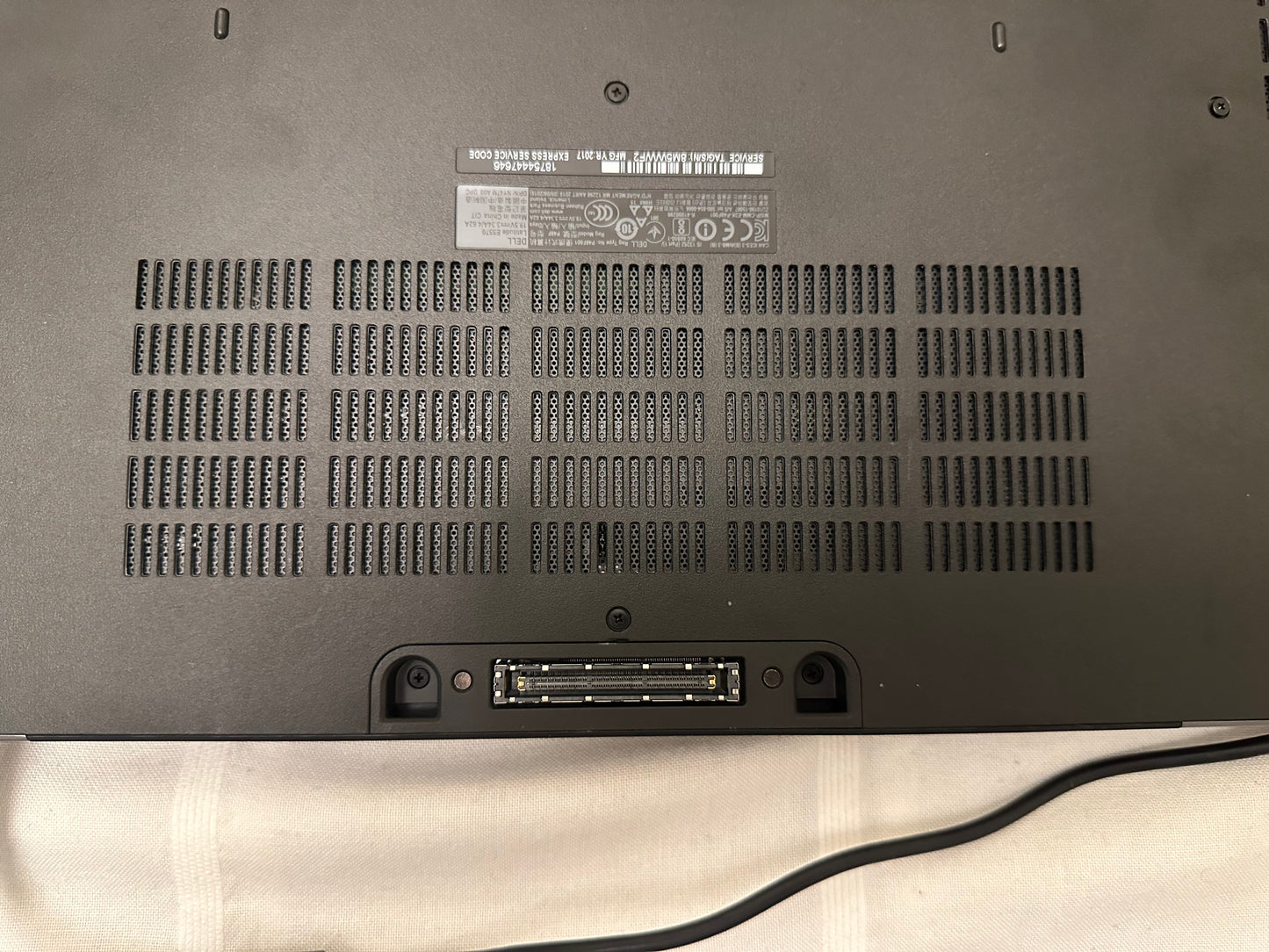 Dell E5570 Laptop Core i3 2.3Ghz 8GB RAM and 450GB SSD with Windows 10 Pro