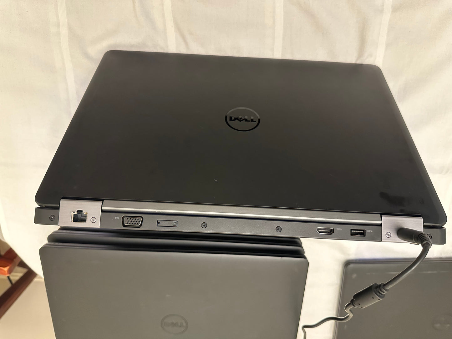 Dell E5570 Laptop Core i3 2.3Ghz 8GB RAM and 450GB SSD with Windows 10 Pro